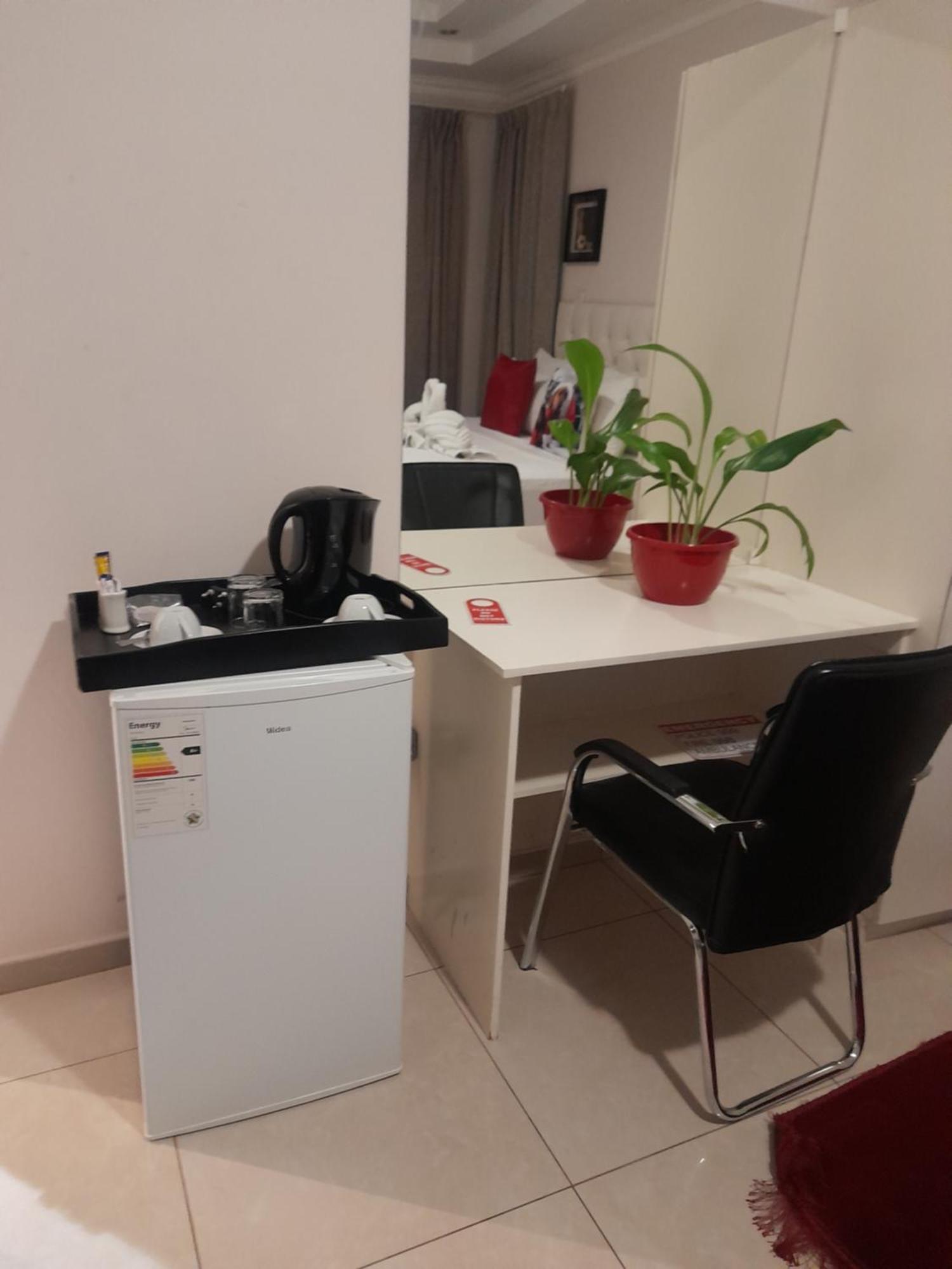 Rest & Digest Bed & Breakfast Serowe Ngoại thất bức ảnh