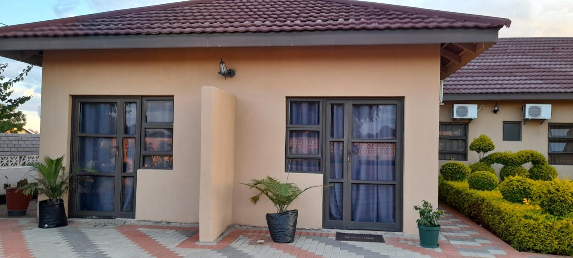 Rest & Digest Bed & Breakfast Serowe Ngoại thất bức ảnh