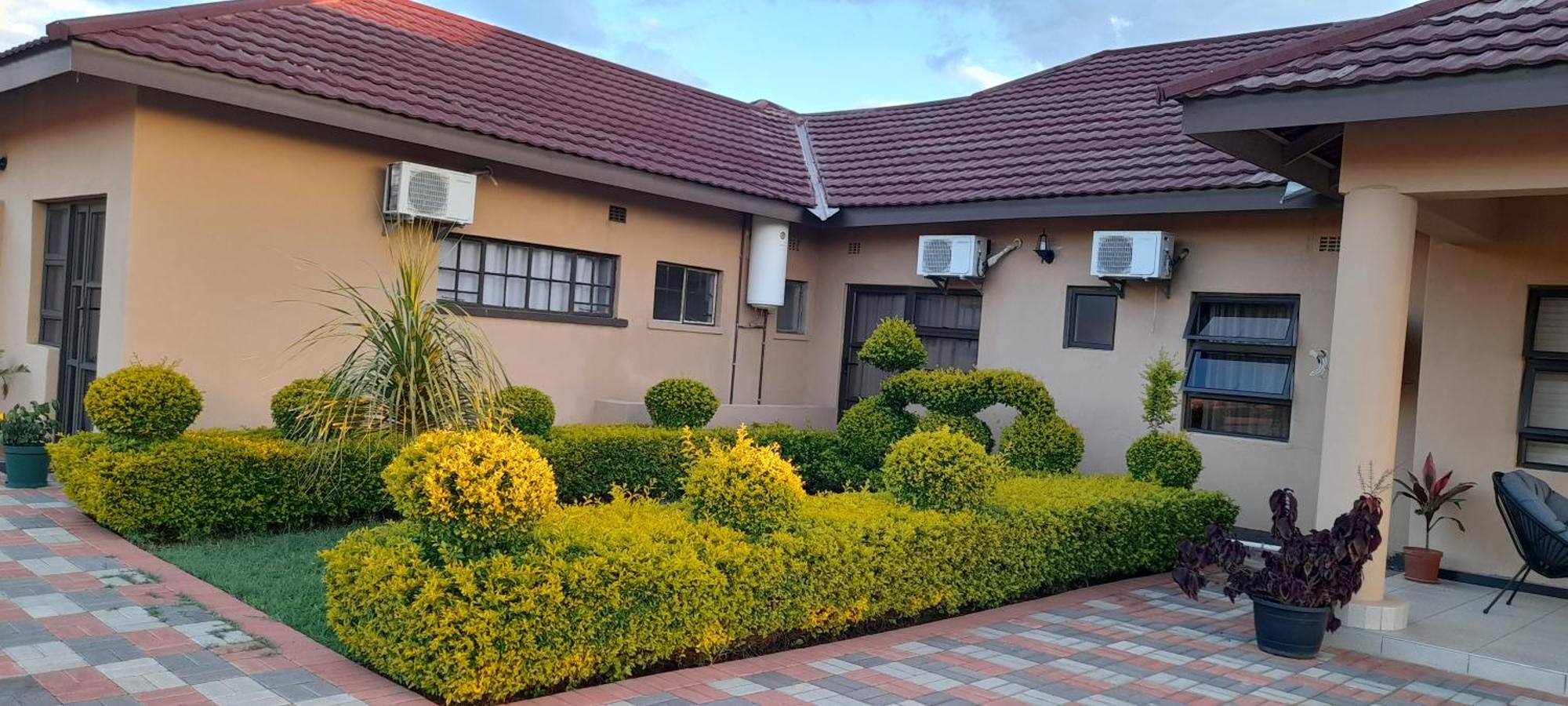 Rest & Digest Bed & Breakfast Serowe Ngoại thất bức ảnh