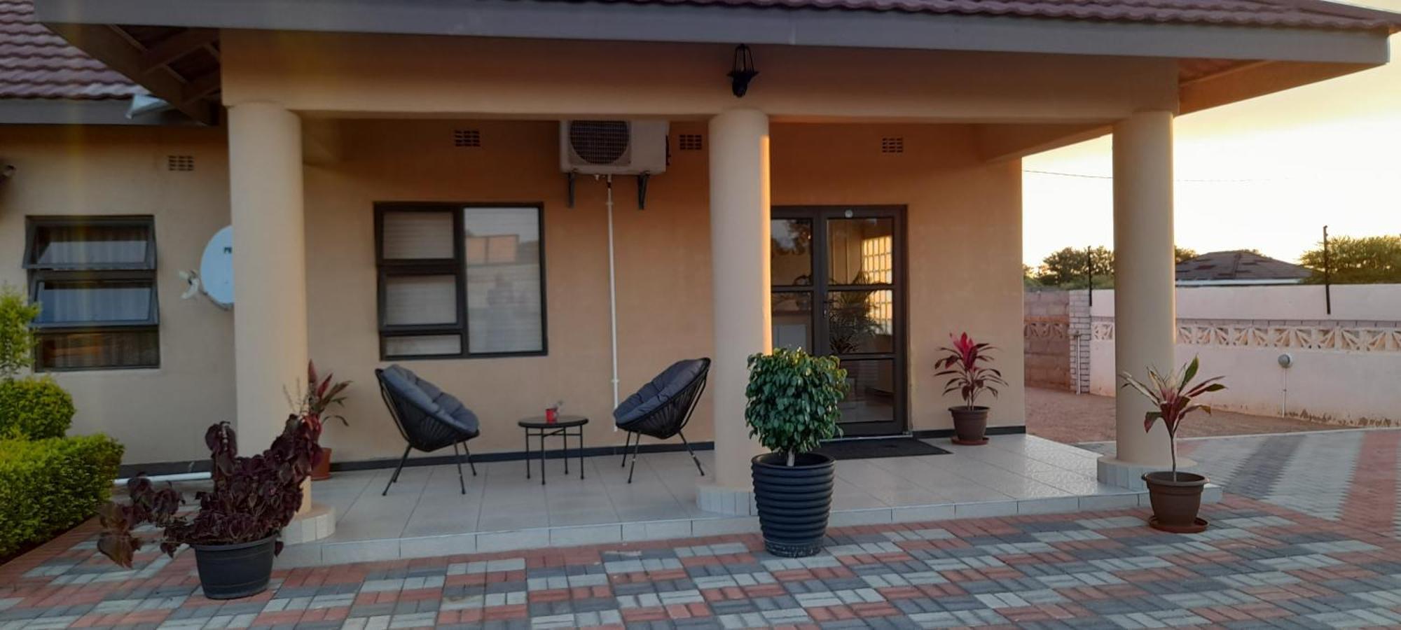 Rest & Digest Bed & Breakfast Serowe Ngoại thất bức ảnh
