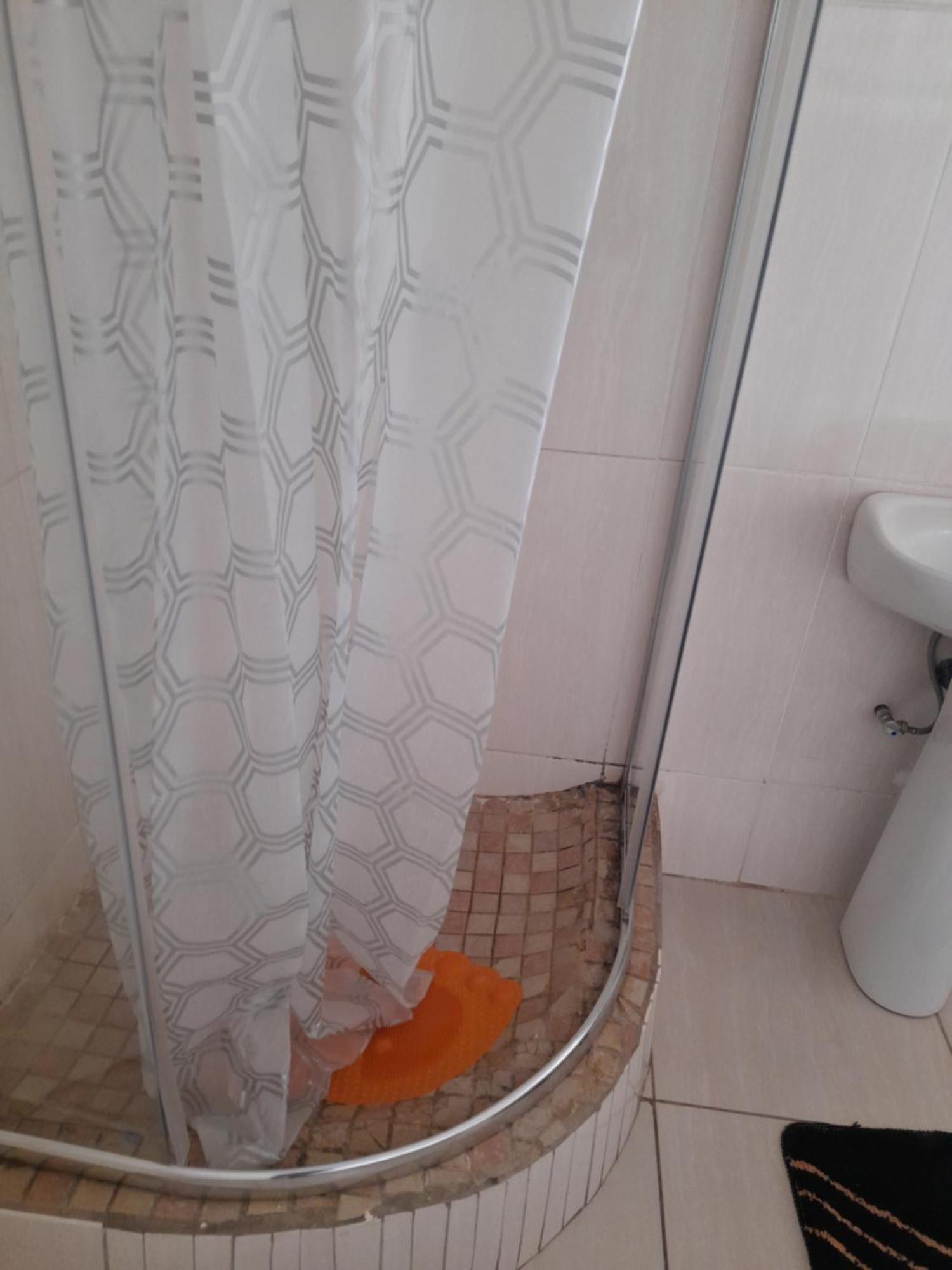 Rest & Digest Bed & Breakfast Serowe Ngoại thất bức ảnh